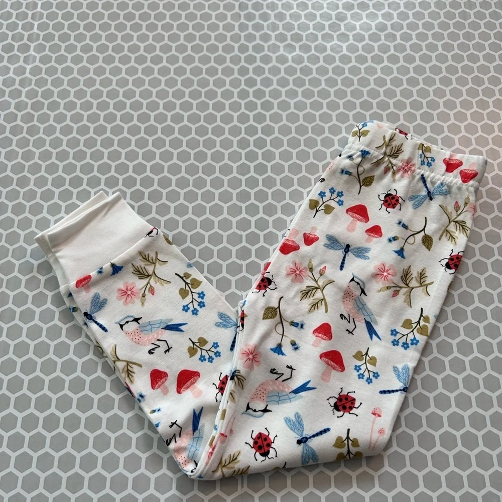 NWT Old Navy White Kids Two-Piece Pajama Set with Nature Prints          Size 5T